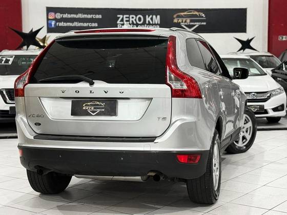 VOLVO XC60 2.0 T5 COMFORT FWD TURBO GASOLINA 4P AUTOMÁTICO VOLVO XC60 2.0 T5 COMFORT FWD TURBO GASOLINA 4P AUTOMÁTICO